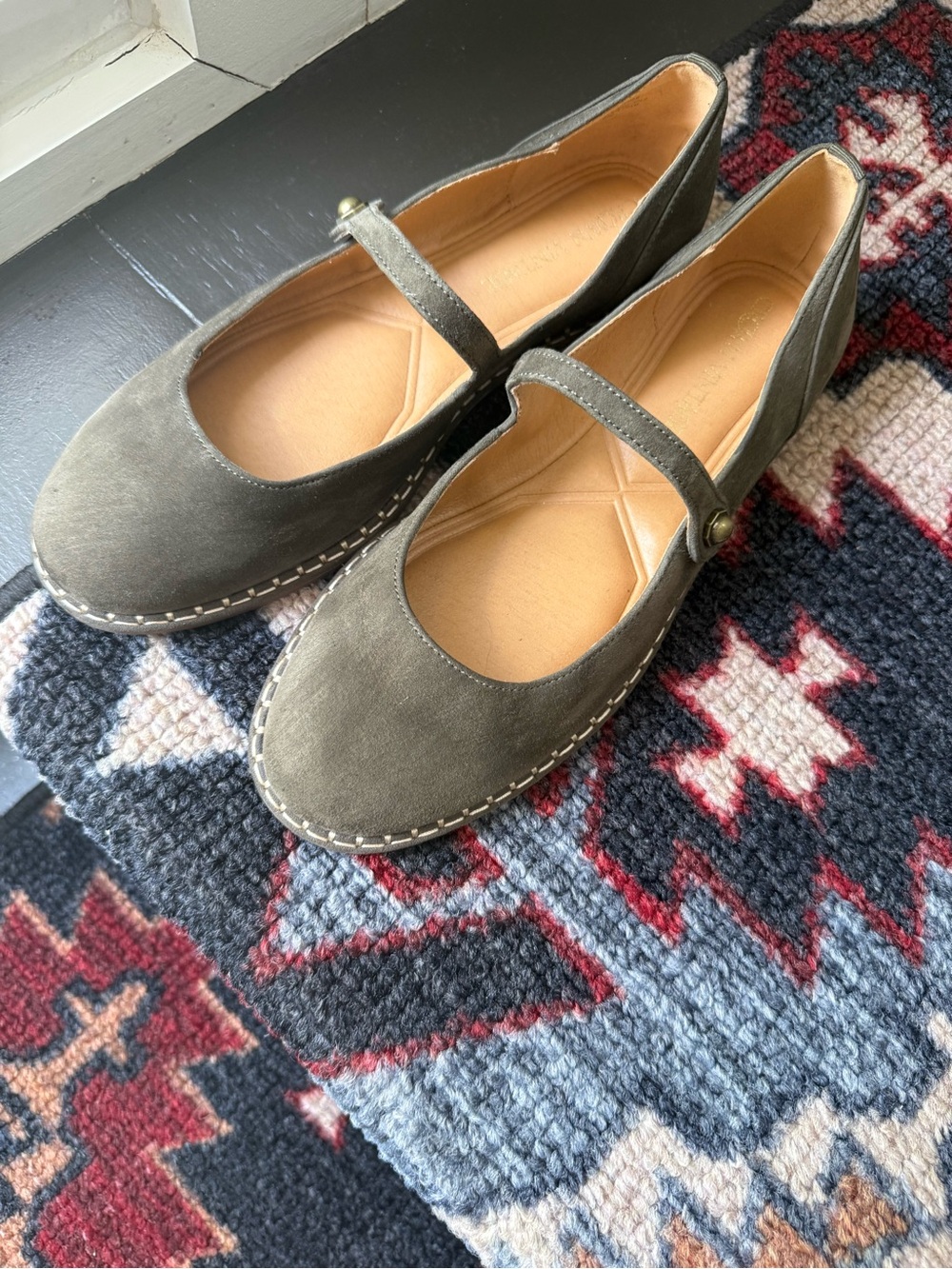 New Crown Vintage suede Mary Jane flats with a touch of boho style size 10 NWOB